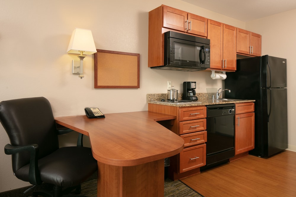 Candlewood Suites La Crosse 31/41
