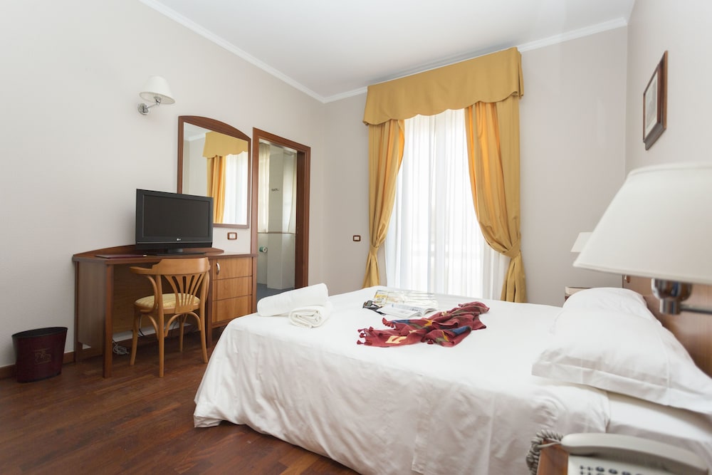 Hotel Cavaliere 11/30