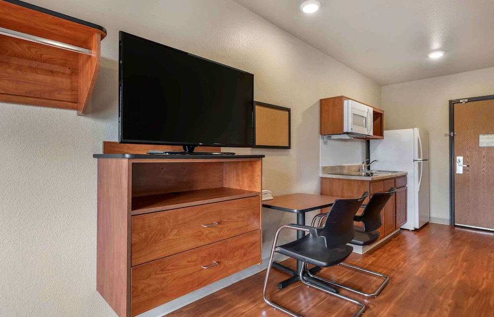 Extended Stay America Select Suites - Lake Worth 27/47