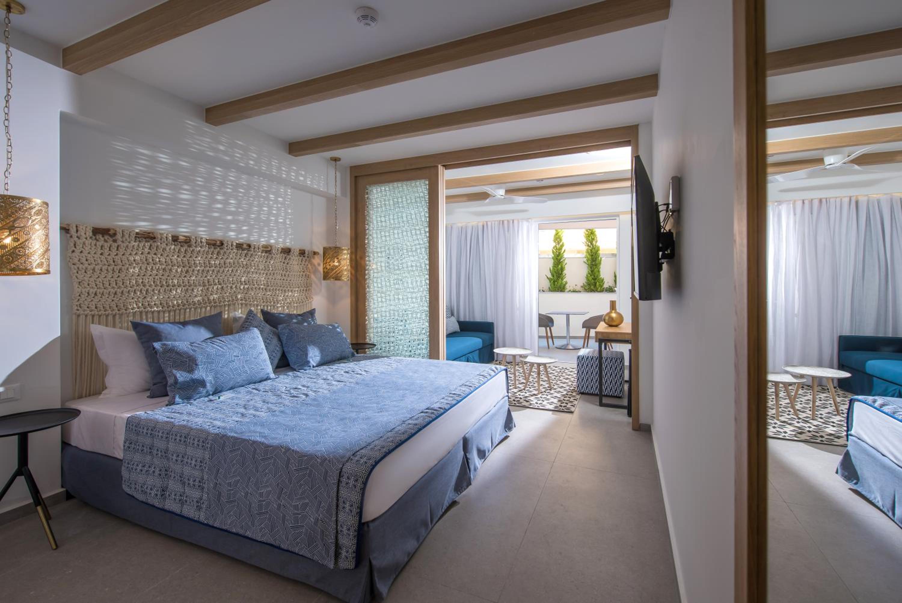BOHO, SUITE, KING BED, TERRACE