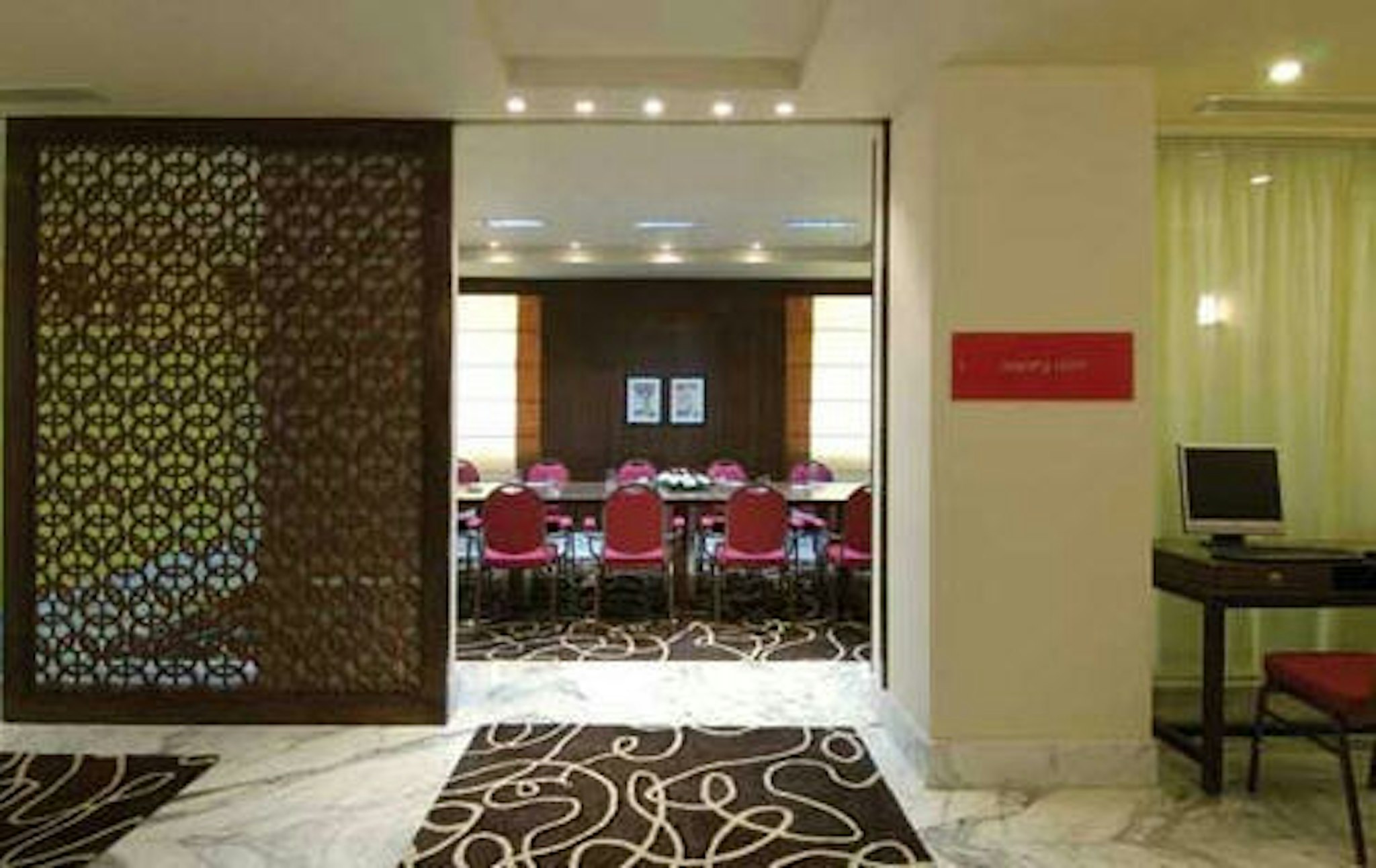 Vivanta Vijayawada MG Road (ex. The Gateway M G Road Hotel) 51/55