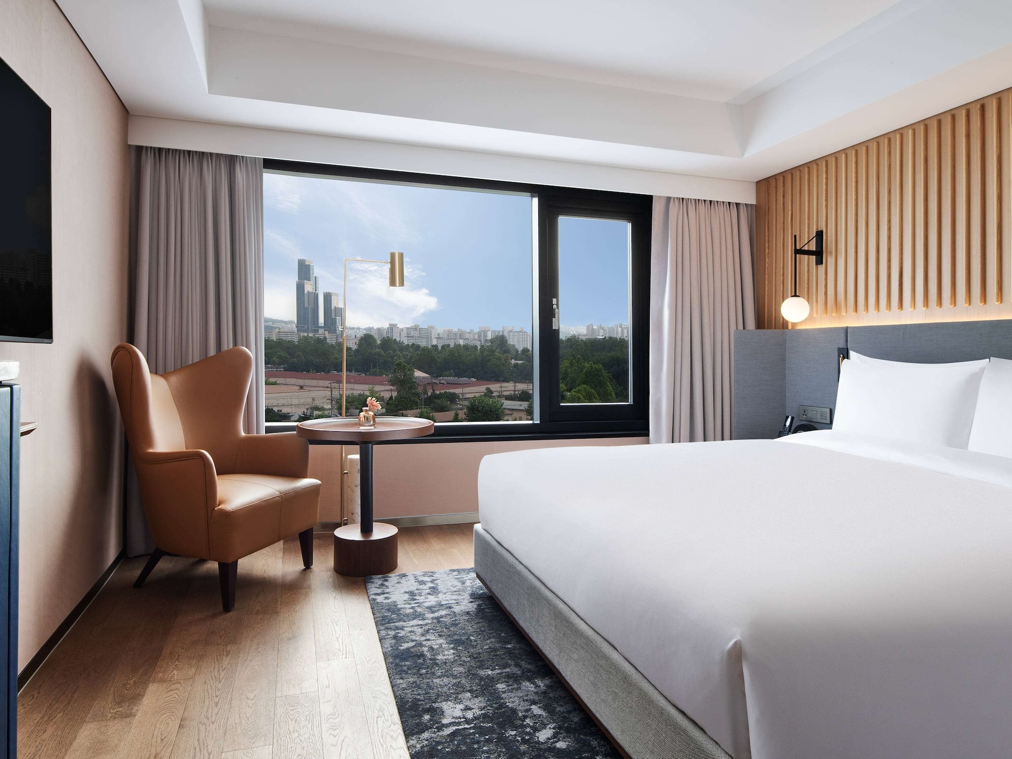 SIGNATURE, CITY, KING BED