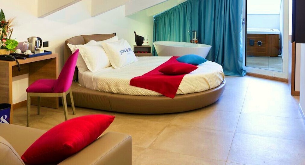WELLNESS, LOFT, SUITE