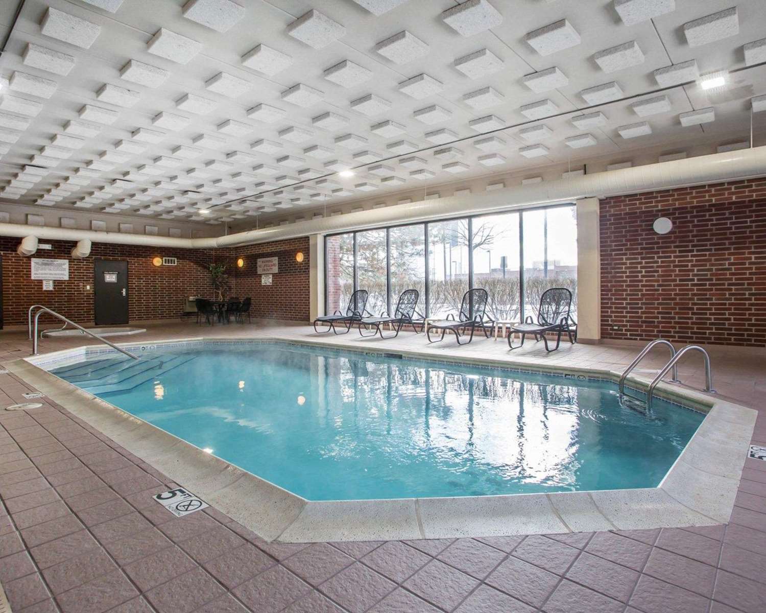 Quality Inn Schaumburg - Chicago near the Mall 4/14