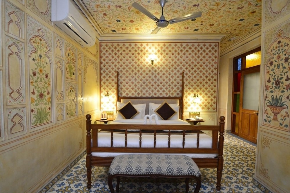 Neemrana S Hill Fort Kesroli 16/47