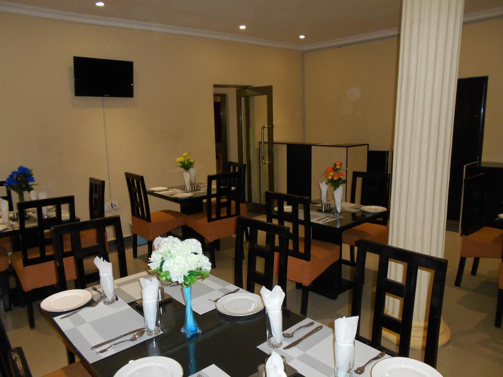 Kifina Emerald Hotel 16/24