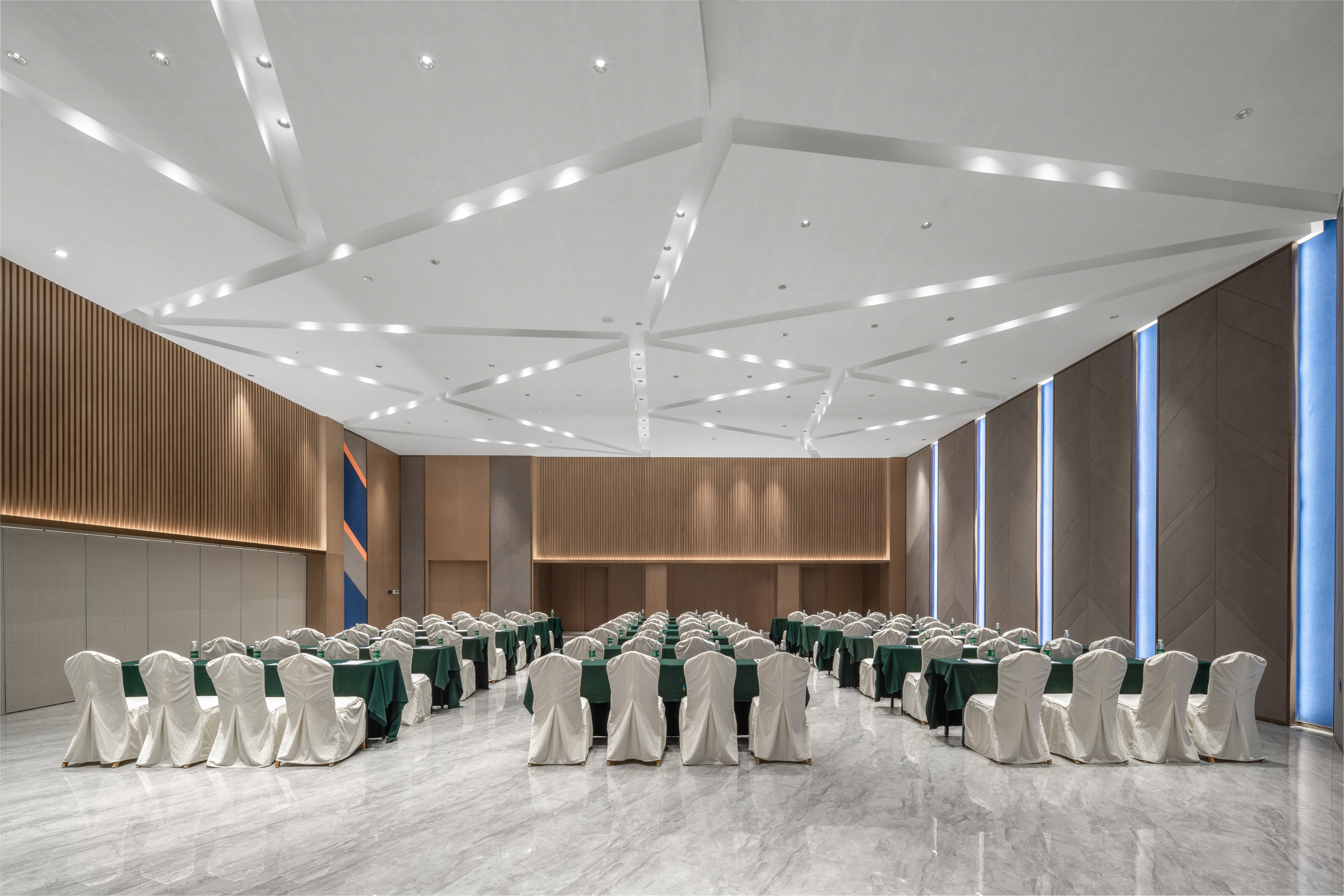Holiday Inn Express Nanchang Bayi Square 17/27