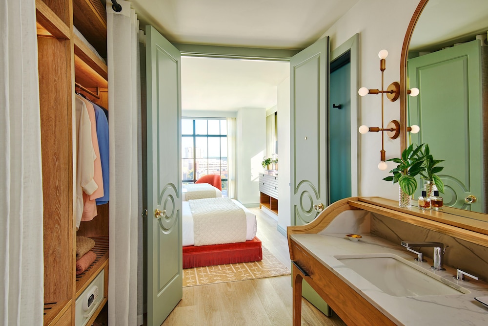 Virgin Hotel New Orleans 20/75