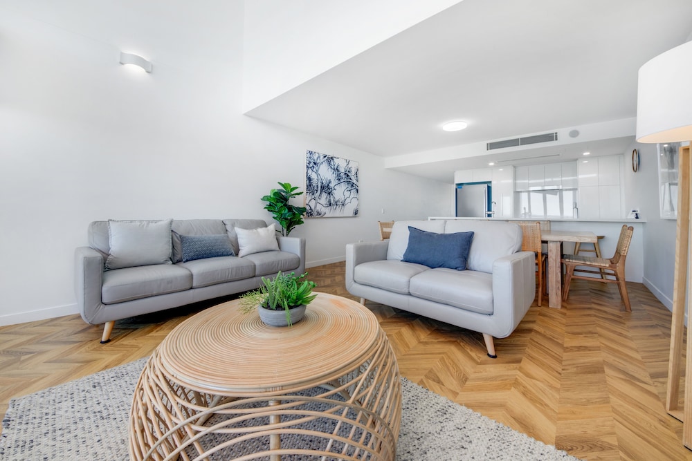 Echelon Apartments 21/42