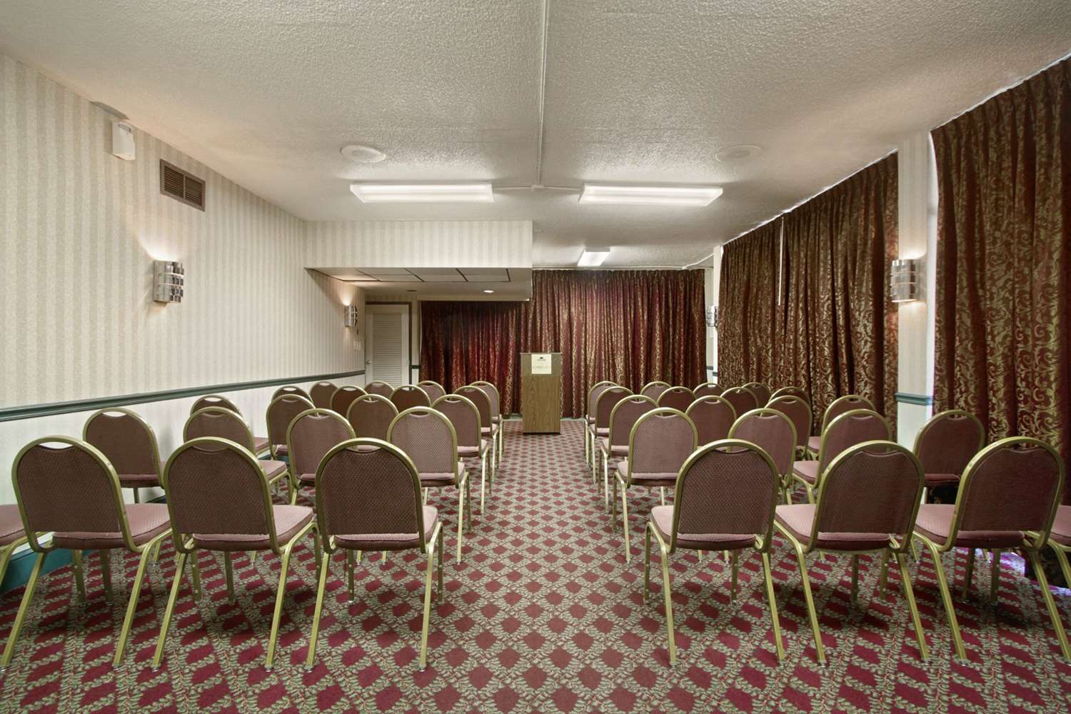 Days Inn By Wyndham Alexandria South 12/17