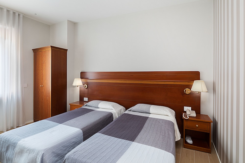 Hotel Excelsior 9/41