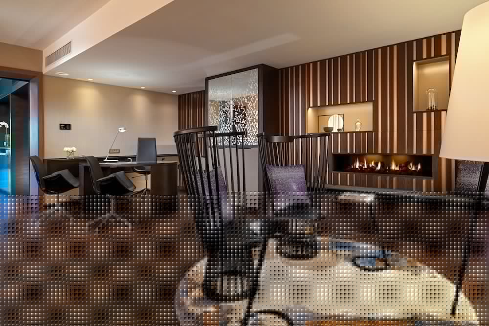 Sheraton Grand Tbilisi Metechi Palace 74/88