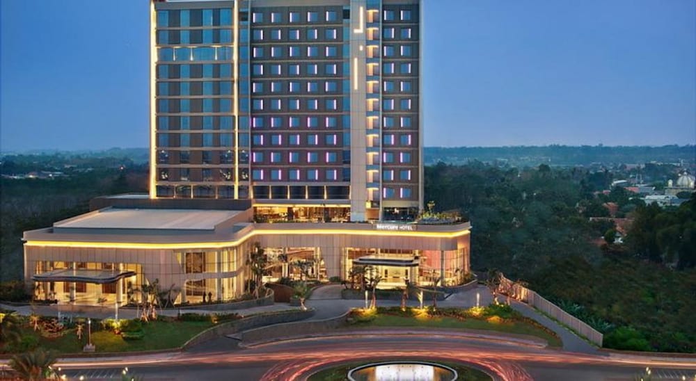 Mercure Karawang 7/66