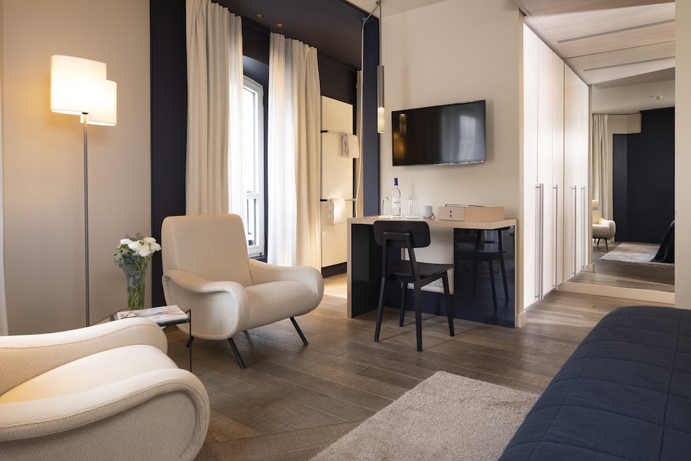 HOTEL DE NELL 40/52