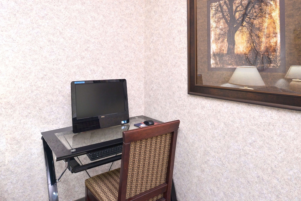 Americas Best Value Inn and Suites Maryville 35/39