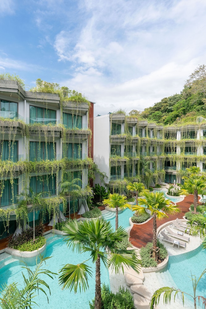 Panwaburi Beachfront Resort in Wichit