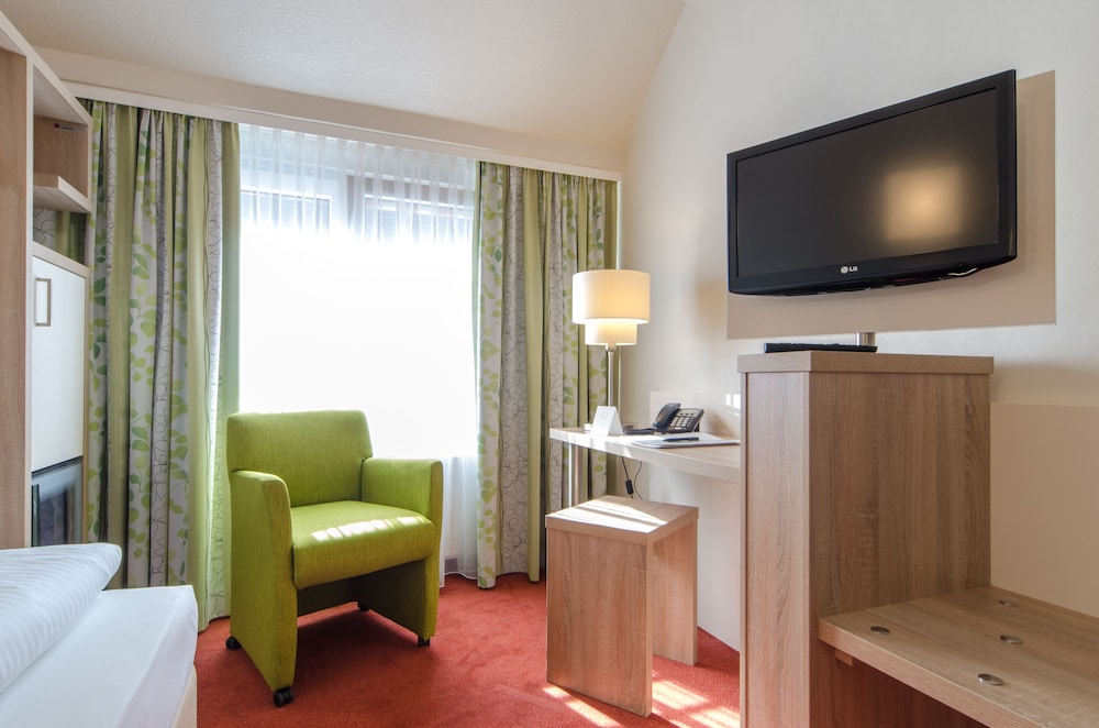 Garden Hotel 27/40