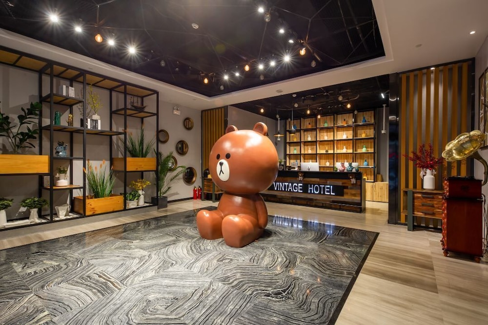 Shanghai Vintage Hotel Disneyland Branch 11/50