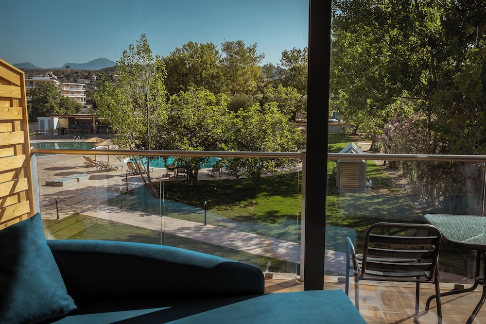 Blue Water Resort 36/60