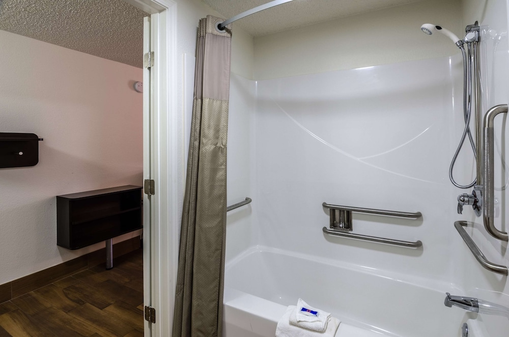 Motel6 Troutville, VA 52/54