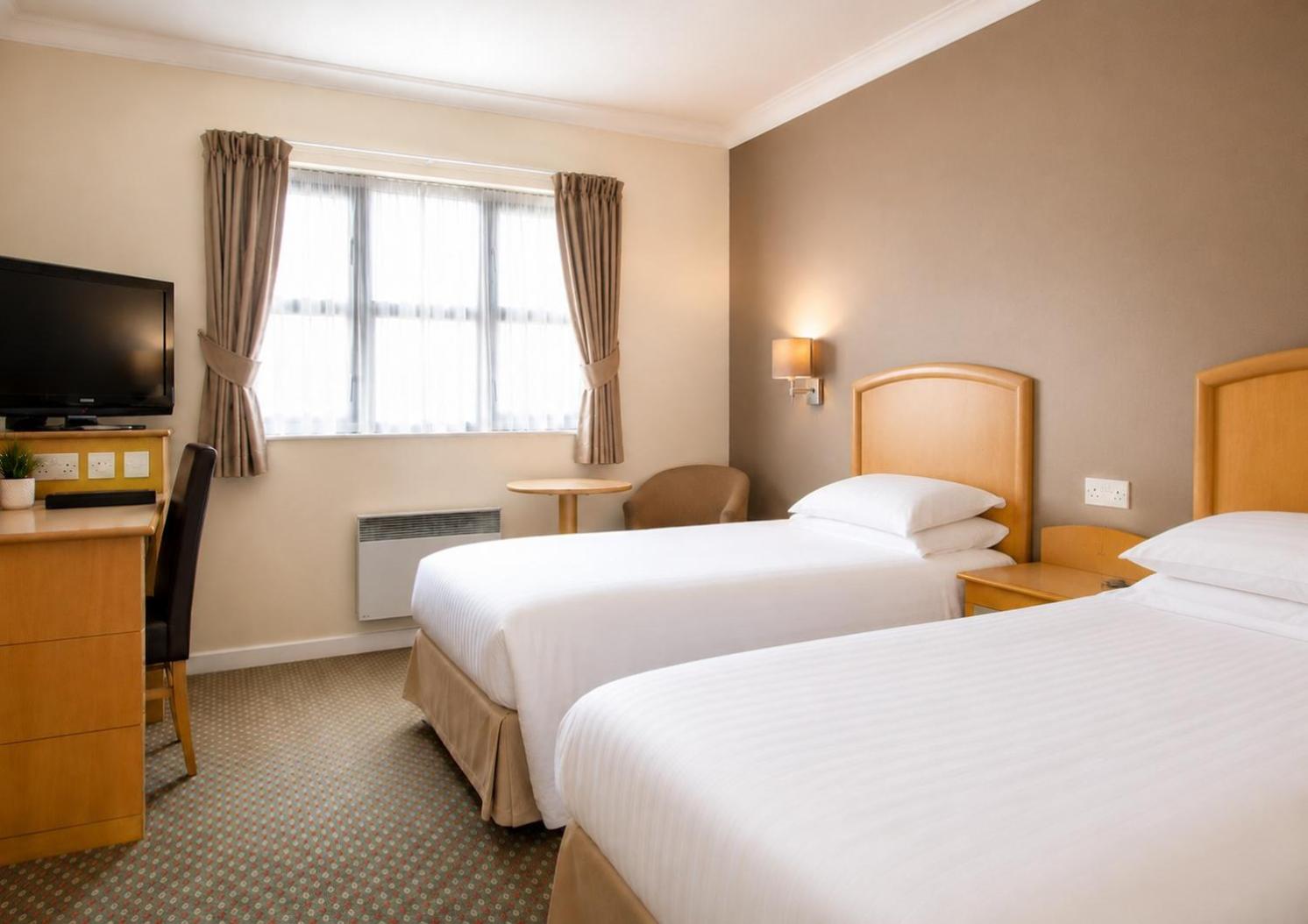 Deluxe, Twin Beds