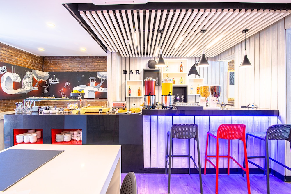 HOSTAL BOUTIQUE BLACK CAT 30/38