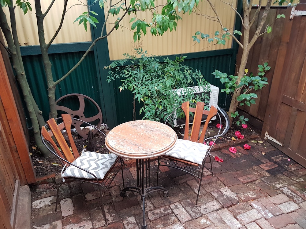 Bridgefield Guest House 35/50