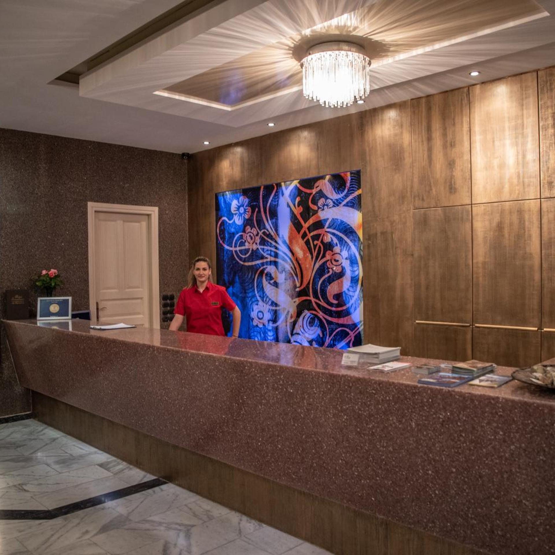 Alma Hotel 10/57