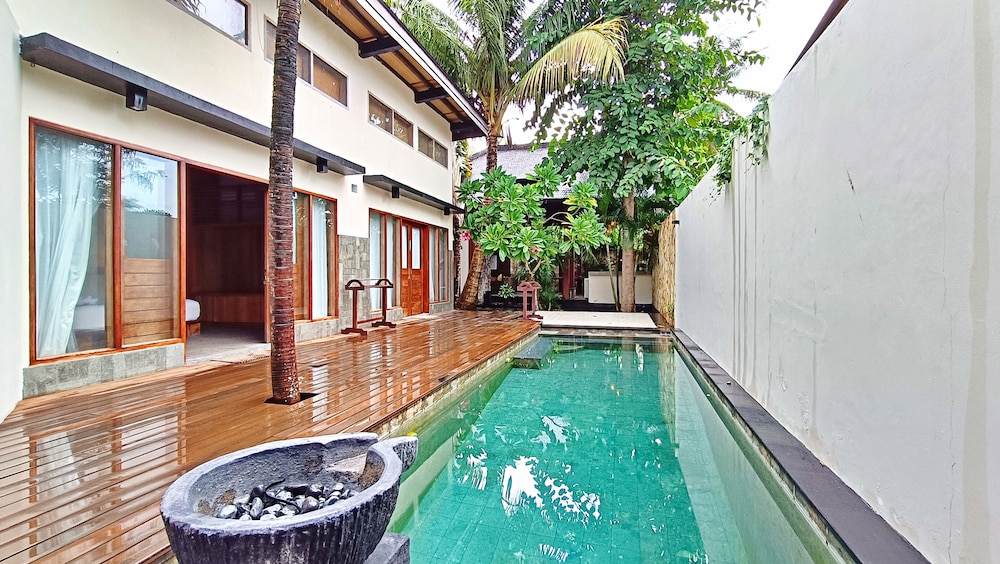 KIES VILLAS LOMBOK 63/67
