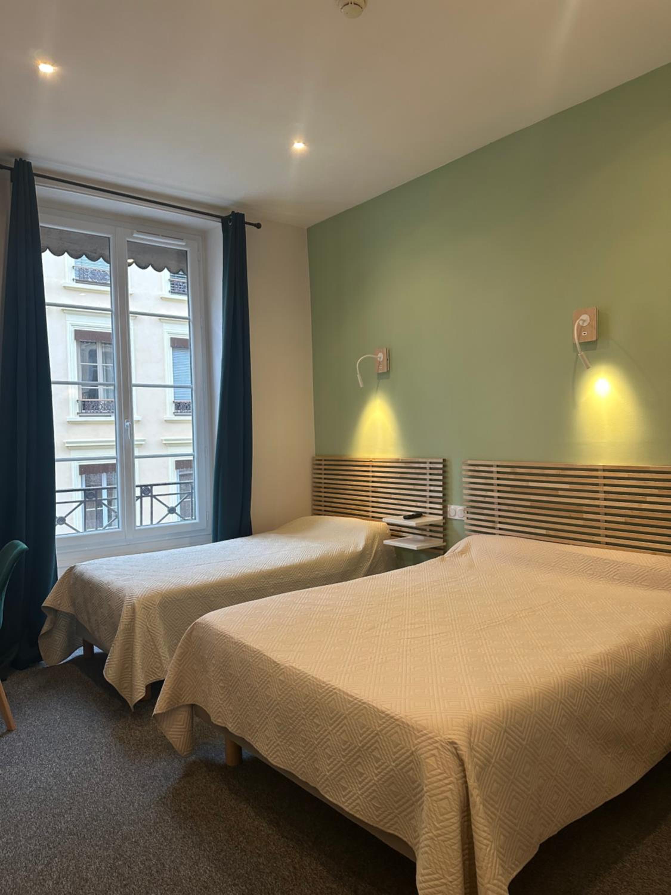 Hotel Azur 8/50