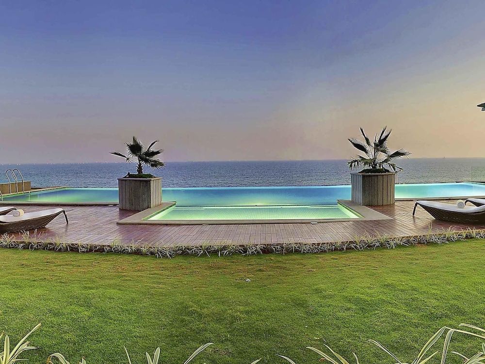 Novotel Visakhapatnam Varun Beach Hotel 69/75