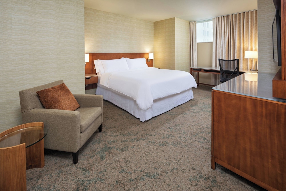 غرفة تقليدية بسرير كينج لذوي الإعاقة، The Westin Minneapolis 4/8