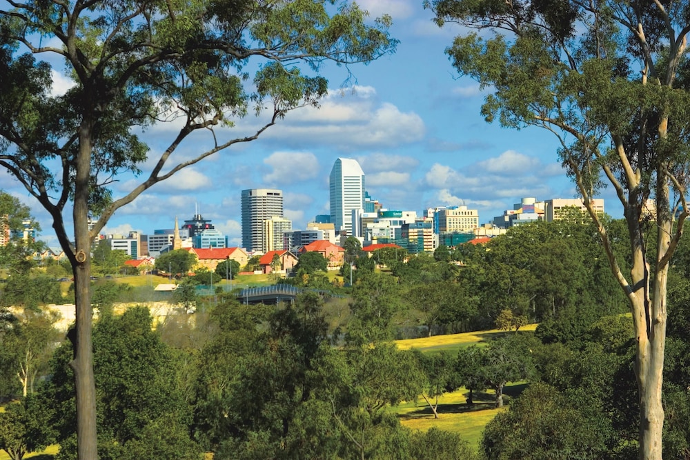 Oaks Brisbane Lexicon Suites 31/37