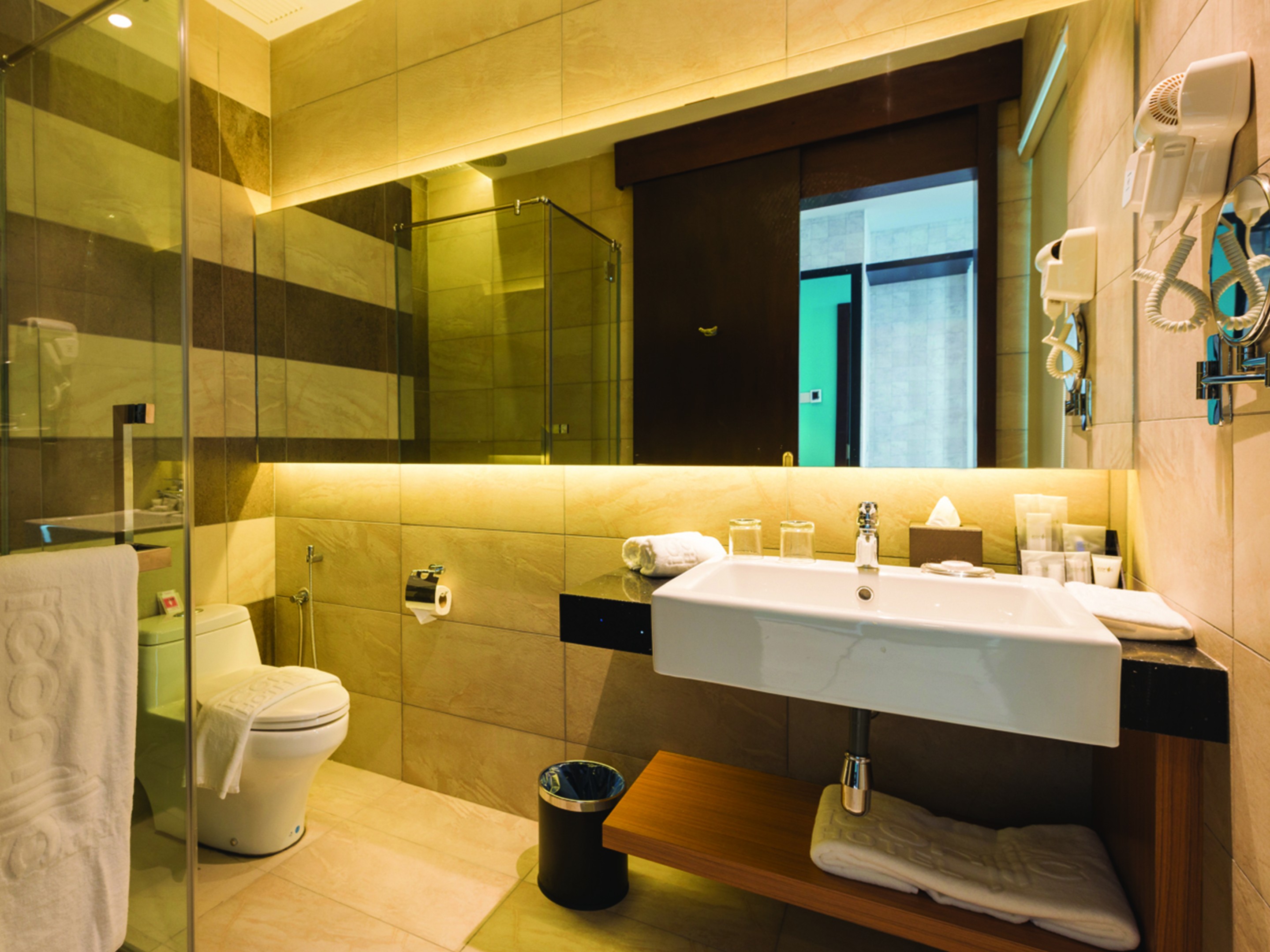 Premier, Double Bed, Iconic Hotel Penang 2/2