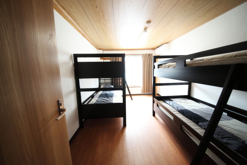 Tokyo House Inn 30/33