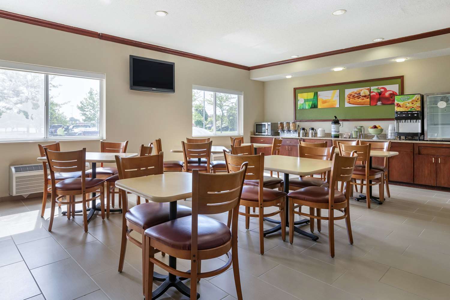 Quality Inn and Suites Bay City 28/34