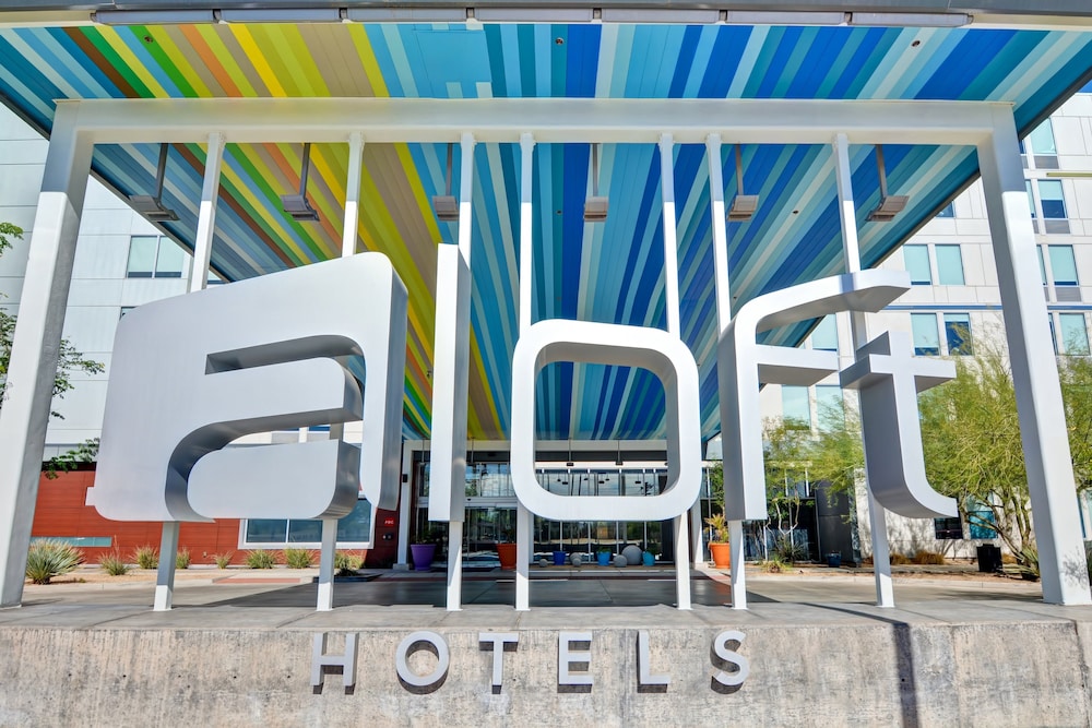 Aloft Phoenix Airport 24/62