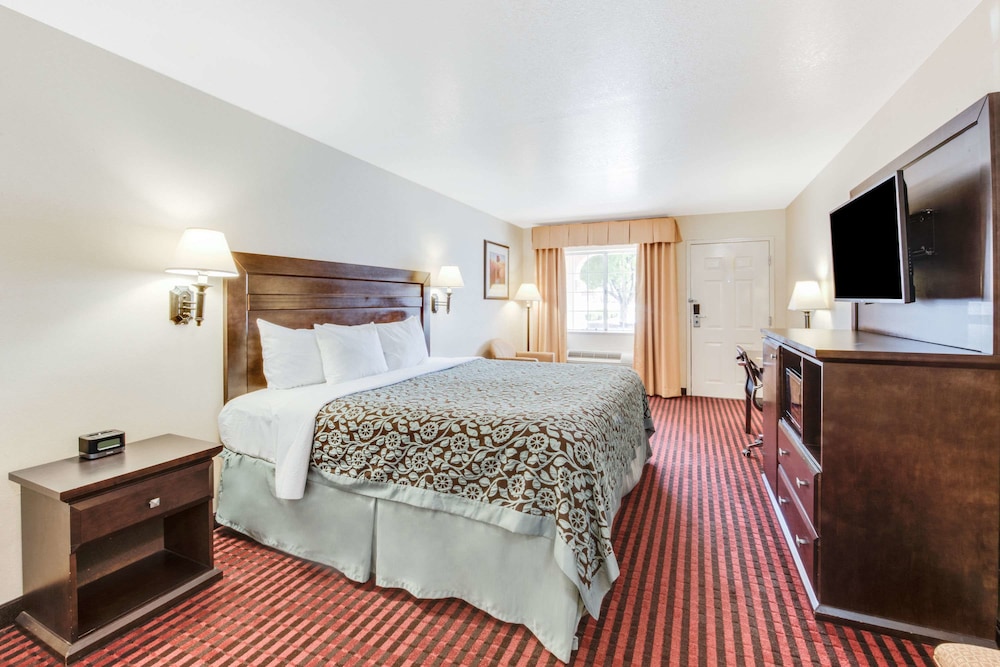 Days Inn by Wyndham Fort Stockton 10/17