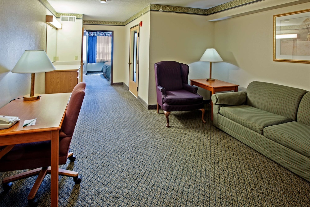 Country Inn & Suites By Radisson Lansing MI 30/42