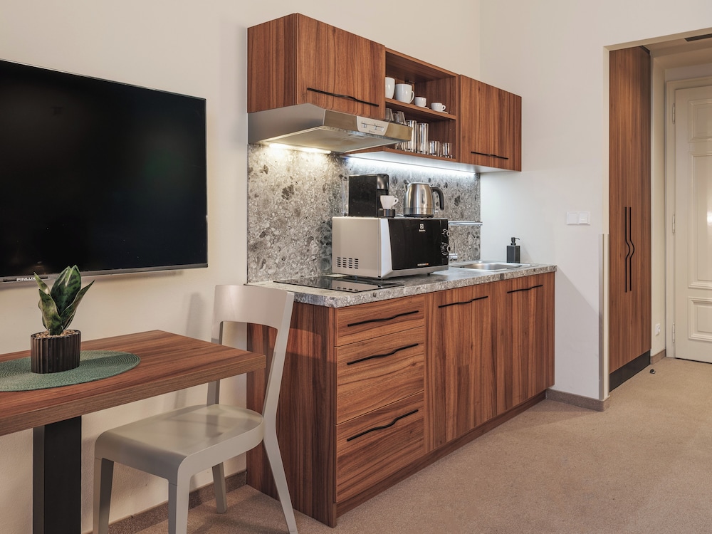 Golden Angel Suites by Adrez Living 10/62