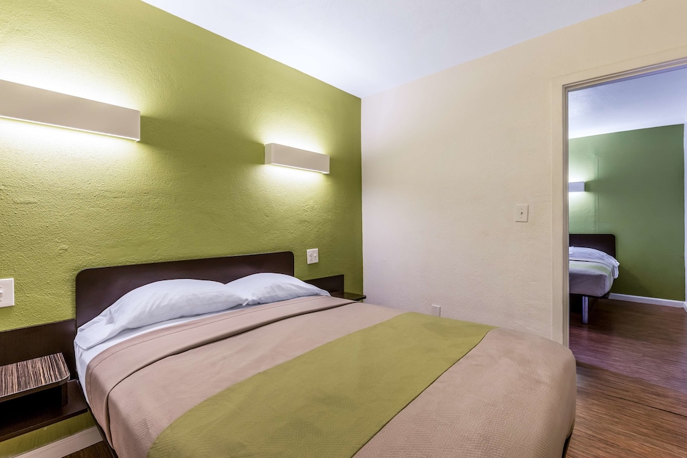 Motel6 San Rafael, CA 17/38