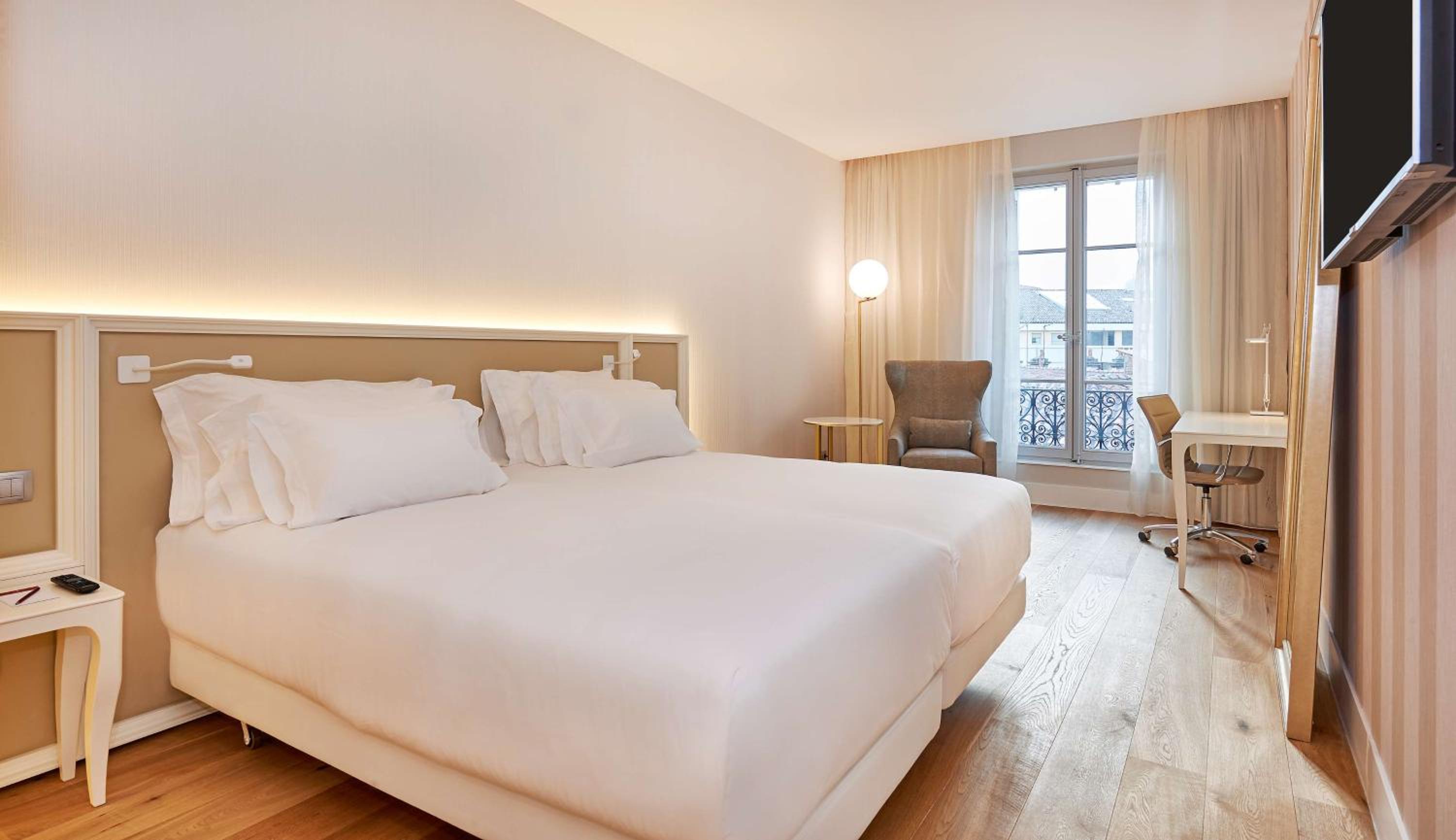 SUPERIOR, DOUBLE BED, WITH EXTRA BED