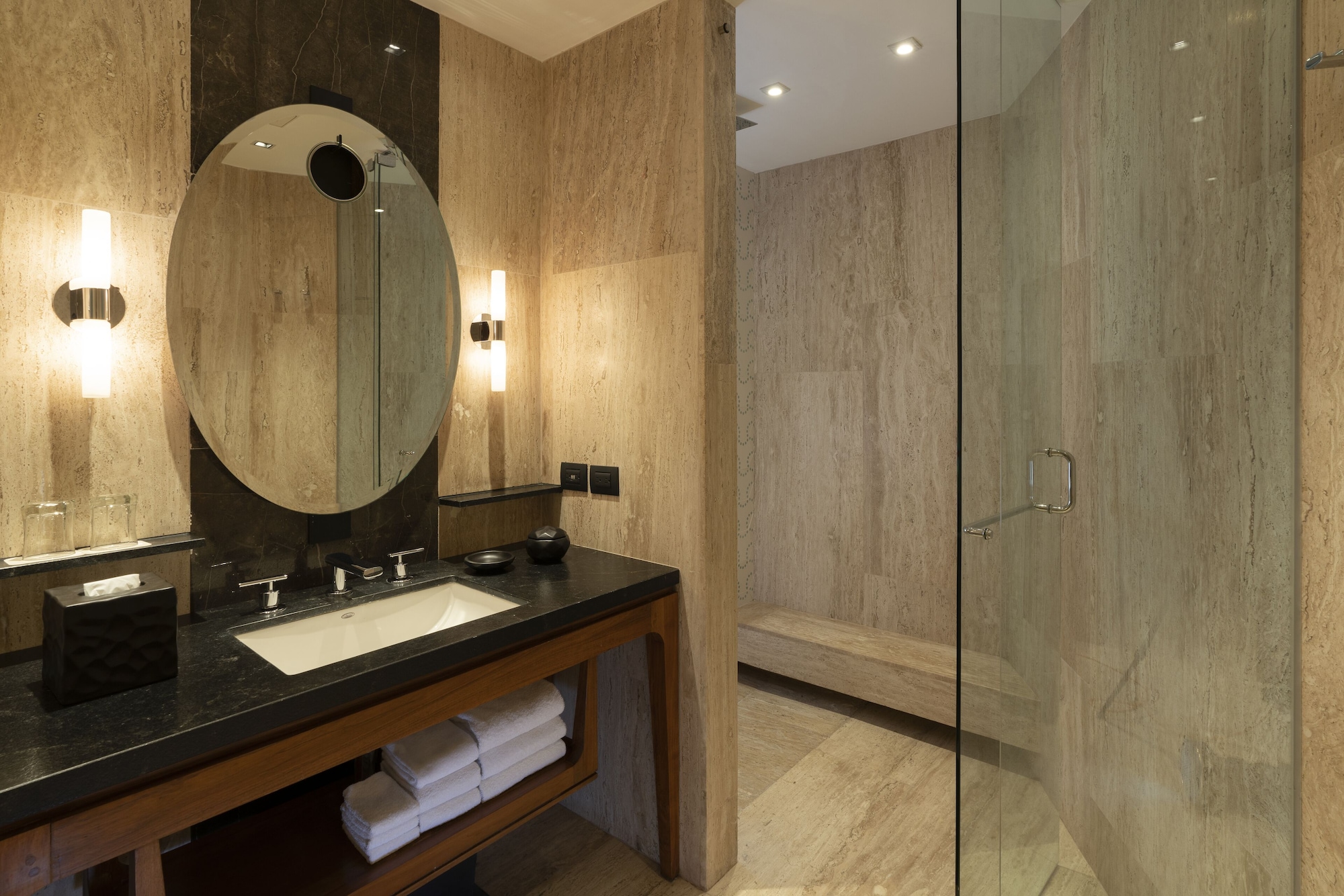 Downtown House, 2 Queen Beds, Balcony، Hyatt Centric Playa del Carmen 7/9
