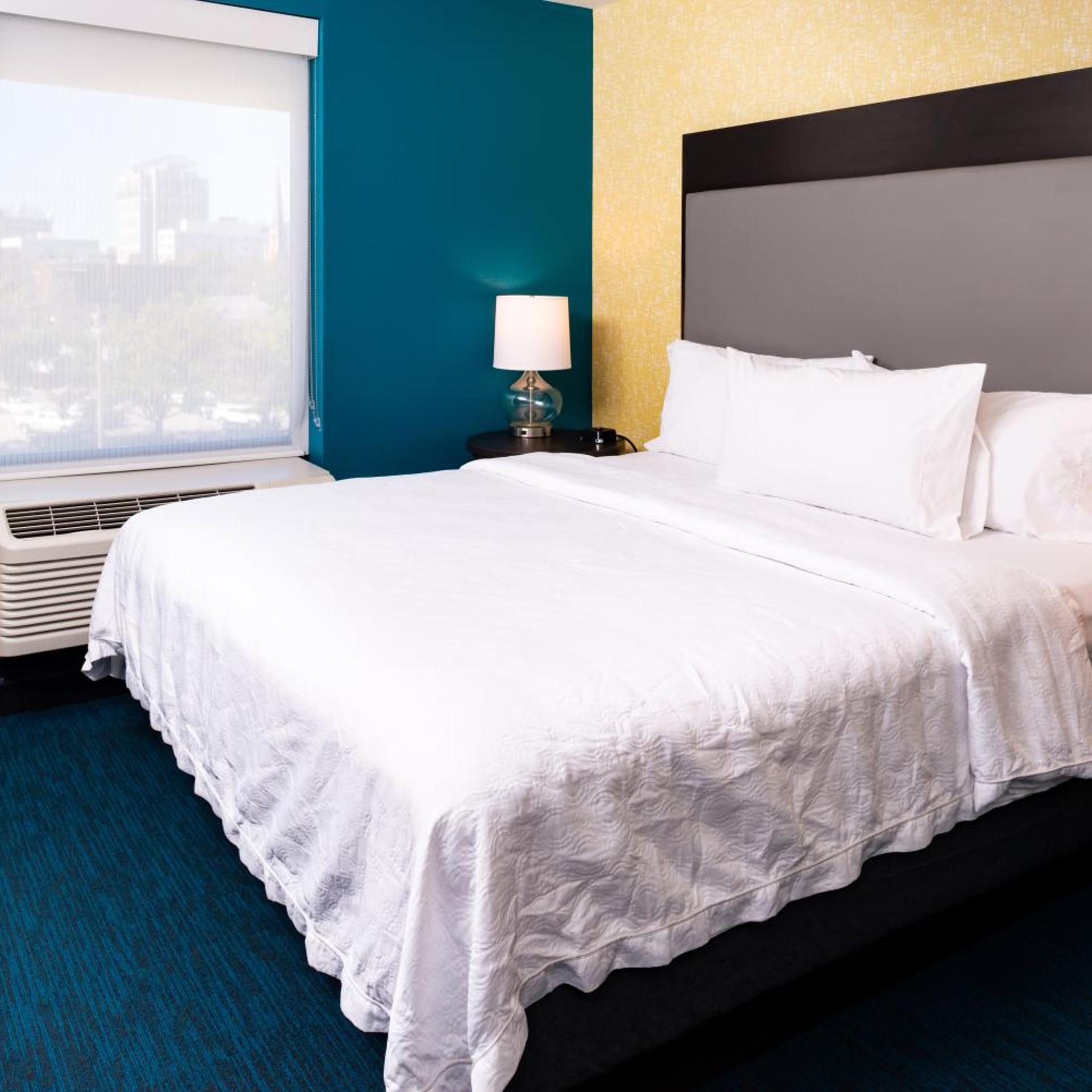 1 BEDROOM, SUITE, KING BED