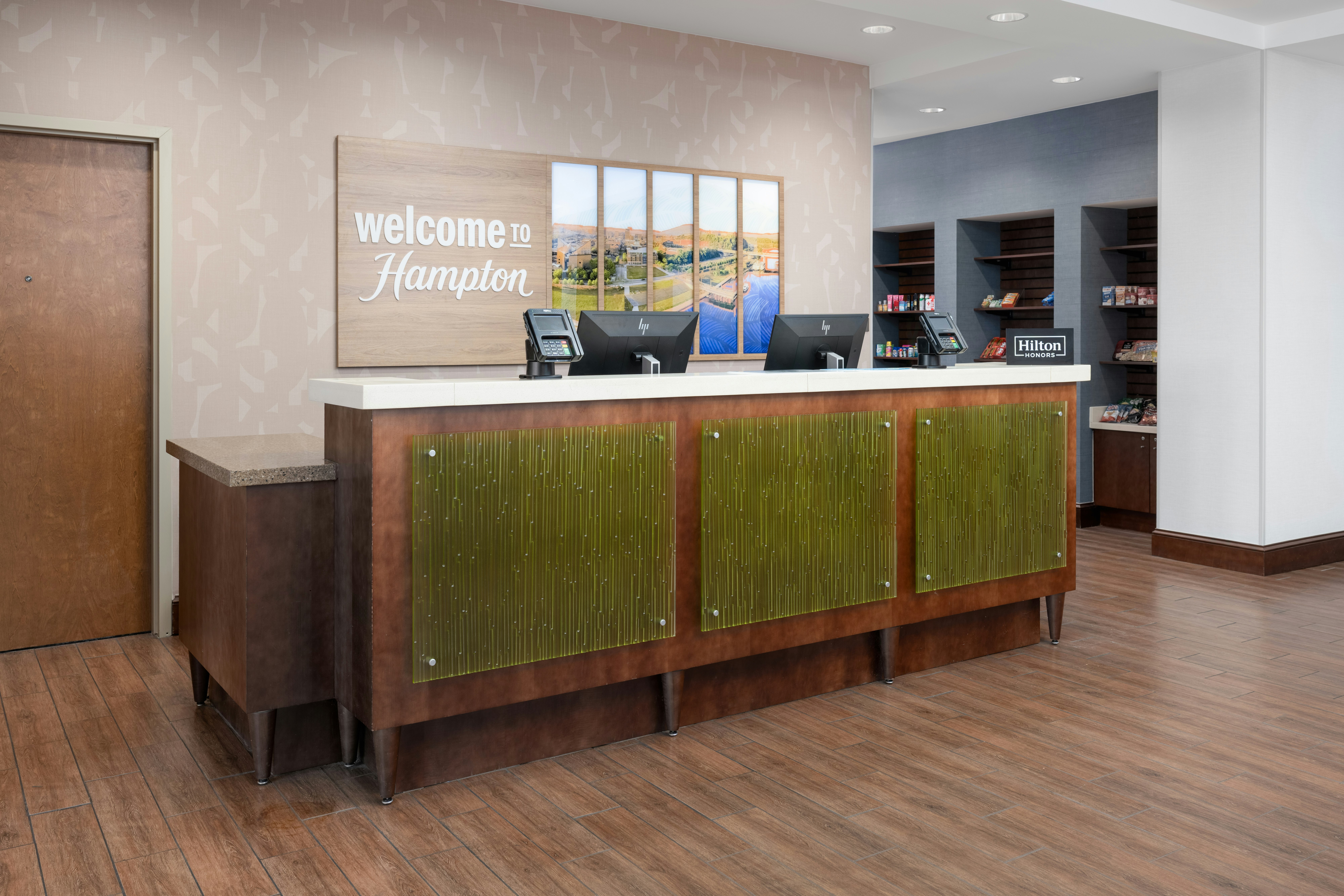 Lobby at Hampton Inn Cleveland, CLEVELAND - TN