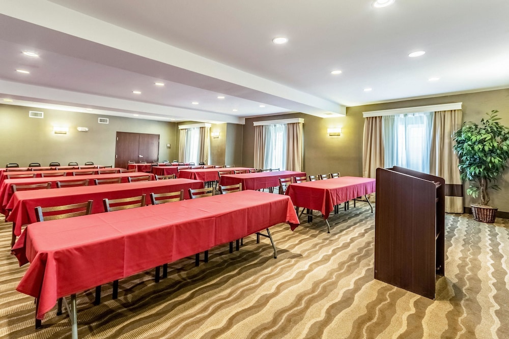Comfort Inn & Suites Gillette near Campbell Medical Center 39/44
