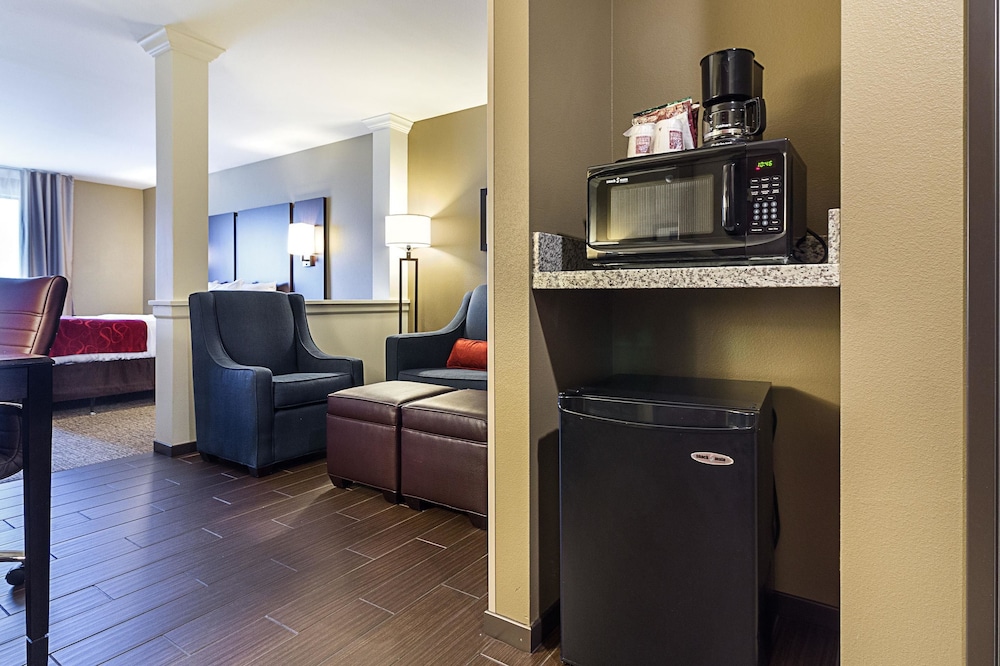 Comfort Suites & Conference Center Worthington MN 25/38