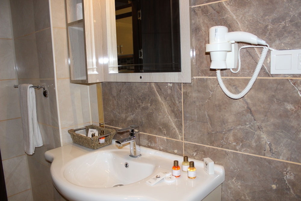 Azd House Hotel 47/50