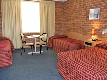 Town & Country Motor Inn 12/58