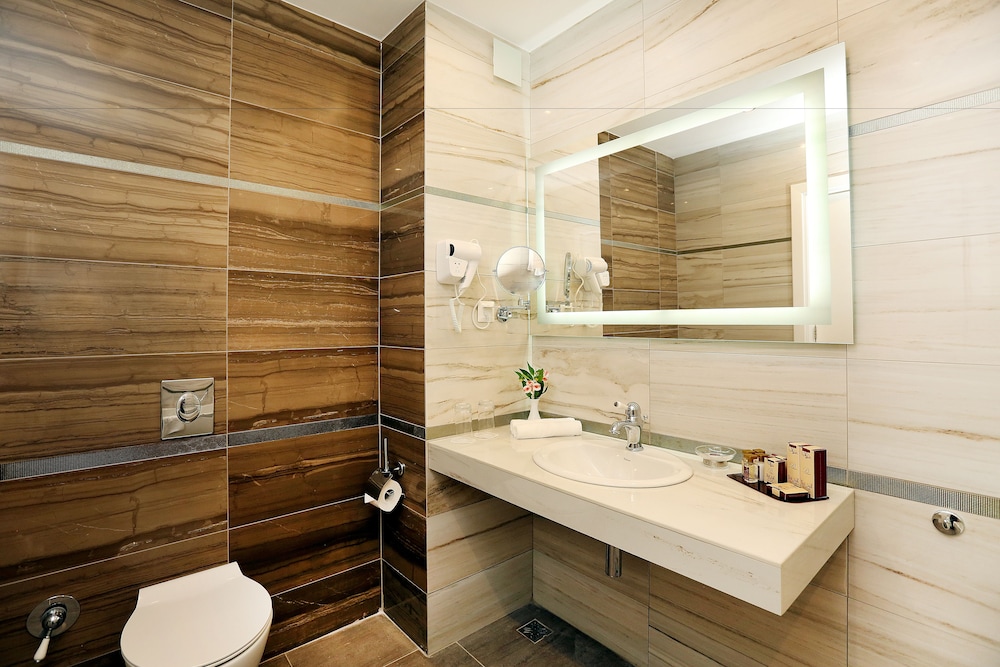 Coop Hotel Sofia 67/69